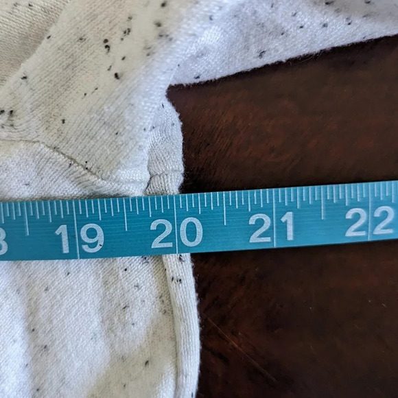 United States Sweater White/ Black dot V hem size Large - Picture 6 of 9